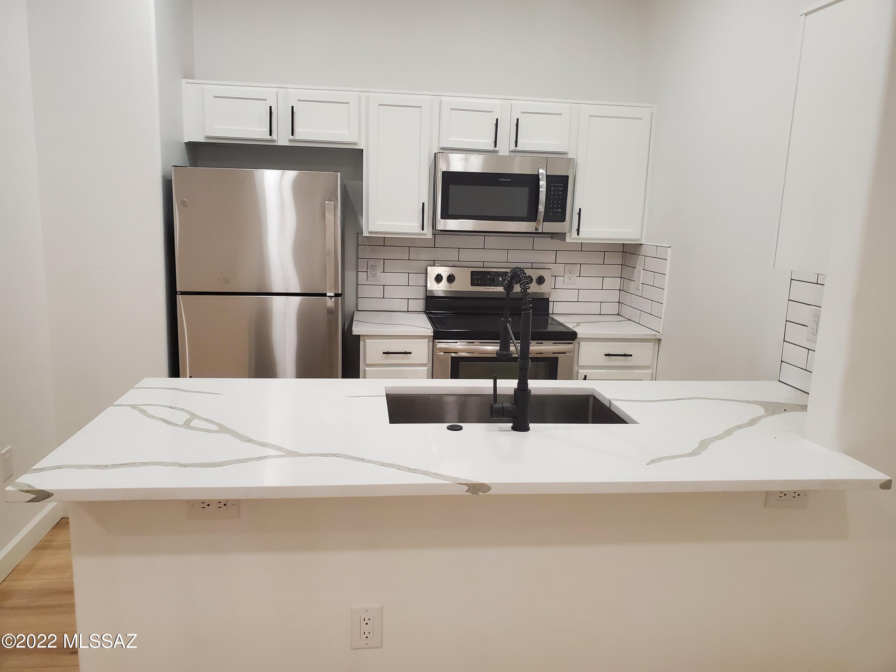 2018 East River Road, Unit 101 Tucson, AZ 85718 - Photo 4 of 12 Gallery Image 4