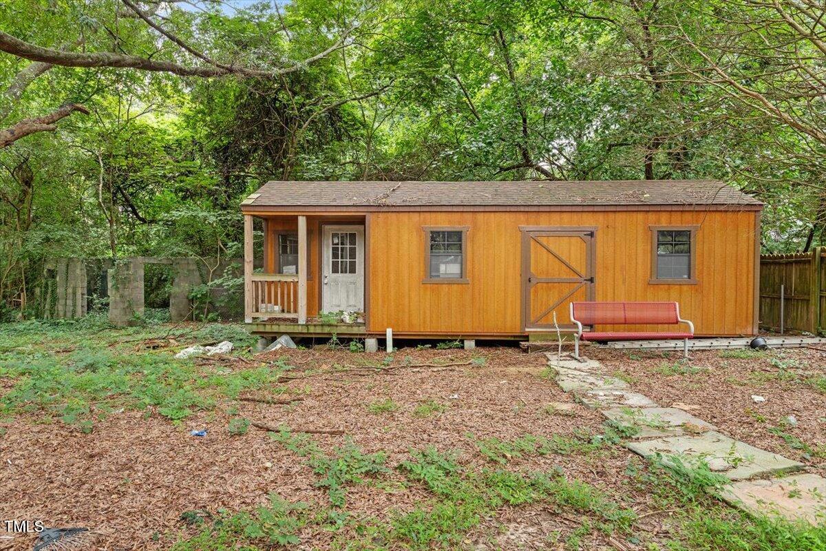 3605 Satellite Court Raleigh, NC 27604 - Photo 31 of 37 a backyard of a house with shaded area