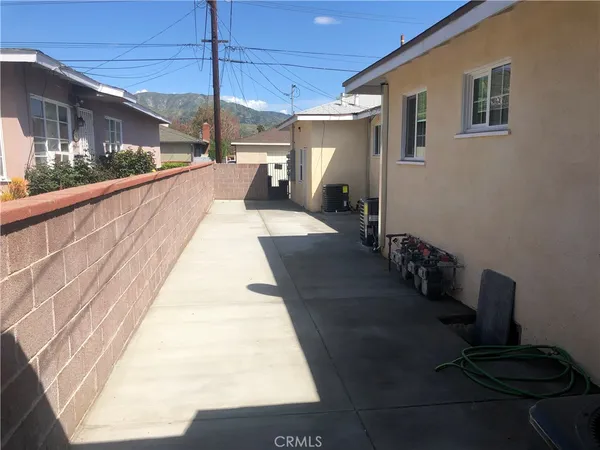 $2,200 | 2640 North Frederic Street, Burbank, CA 91504
