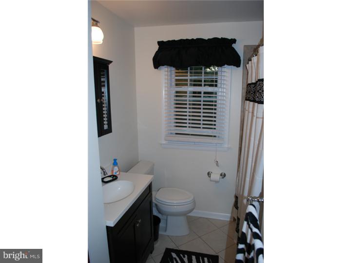 2414 Knowles Road Wilmington, DE 19810 - Photo 17 of 19 Bathroom