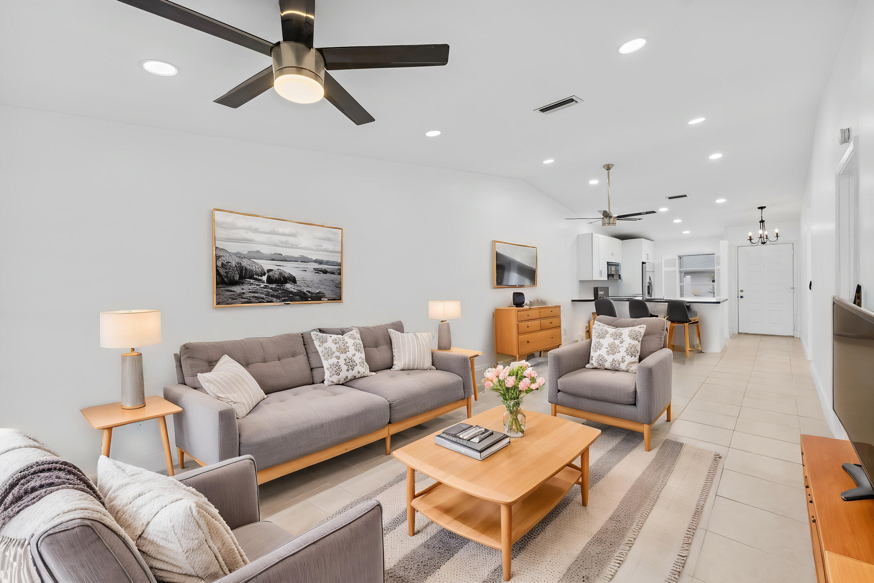 8888 Sunscape Lane Boca Raton, FL 33496 - Photo 8 of 35 a living room with furniture