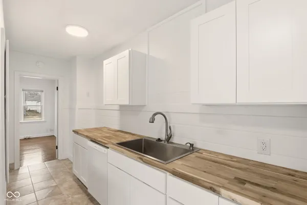 $900 | 1531 North Grant Avenue, Indianapolis, IN 46201