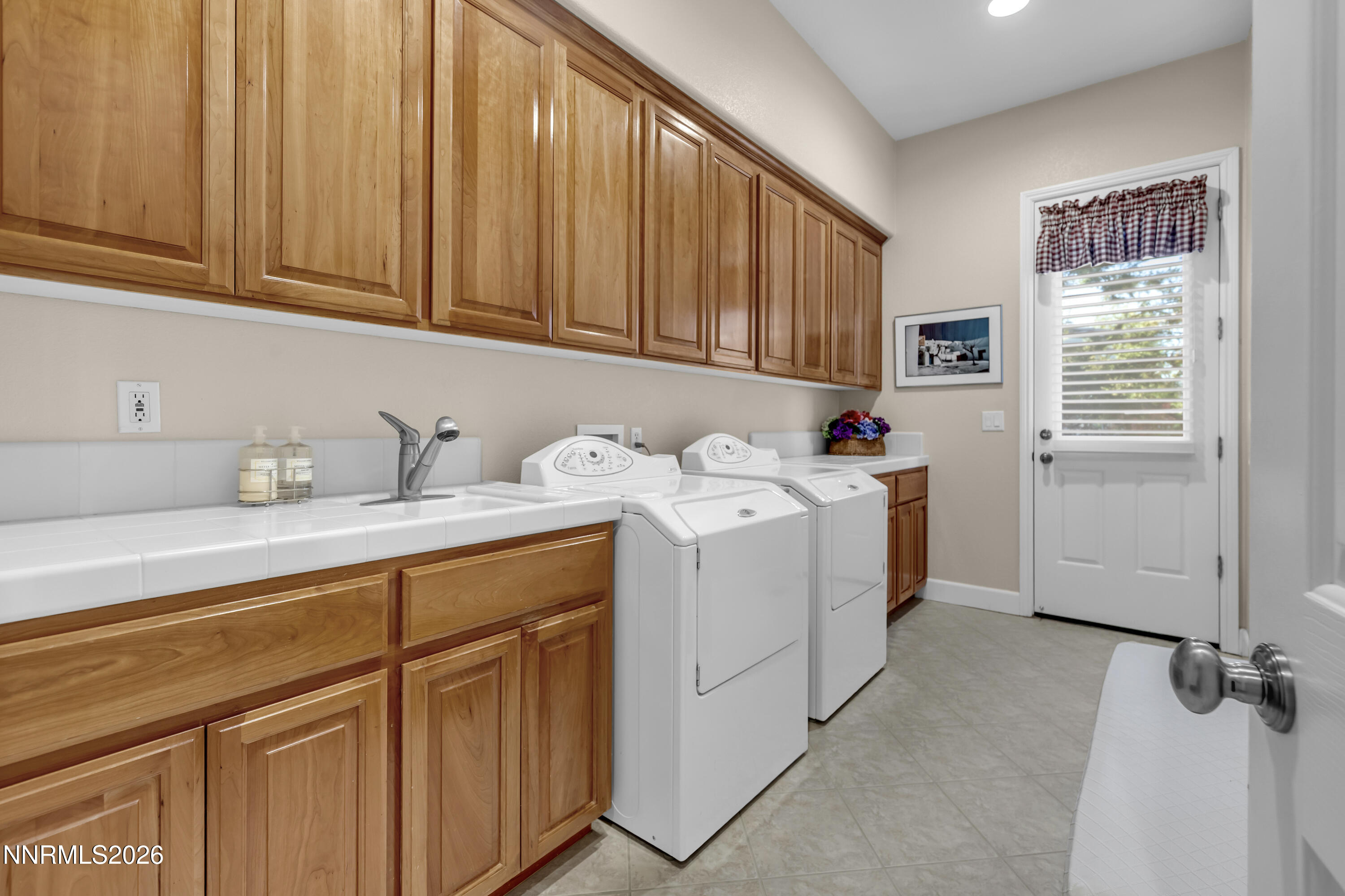 3103 Marble Ridge Court Reno, NV 89511 - Photo 32 of 38 Laundry