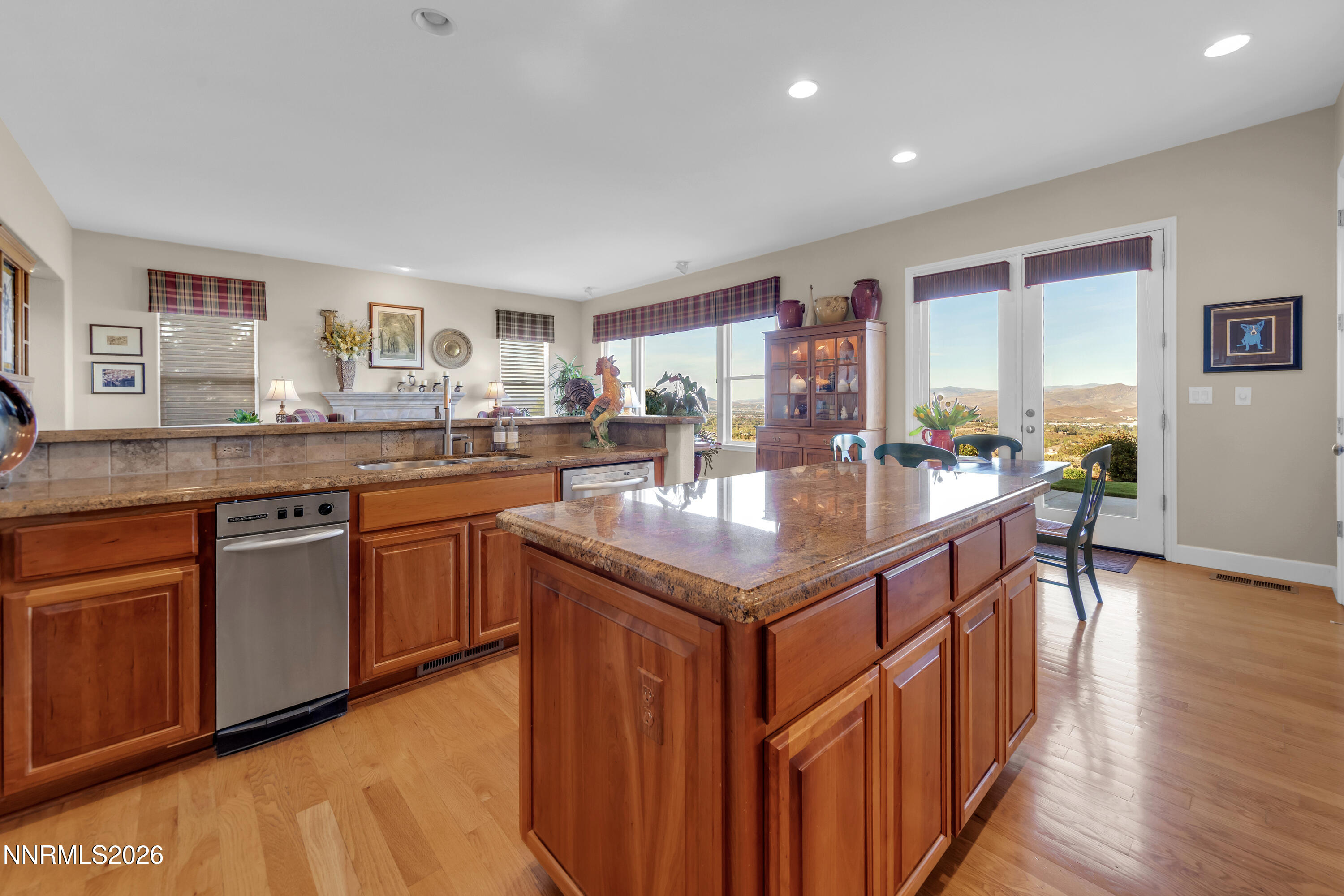 3103 Marble Ridge Court Reno, NV 89511 - Photo 8 of 38 Kitchen