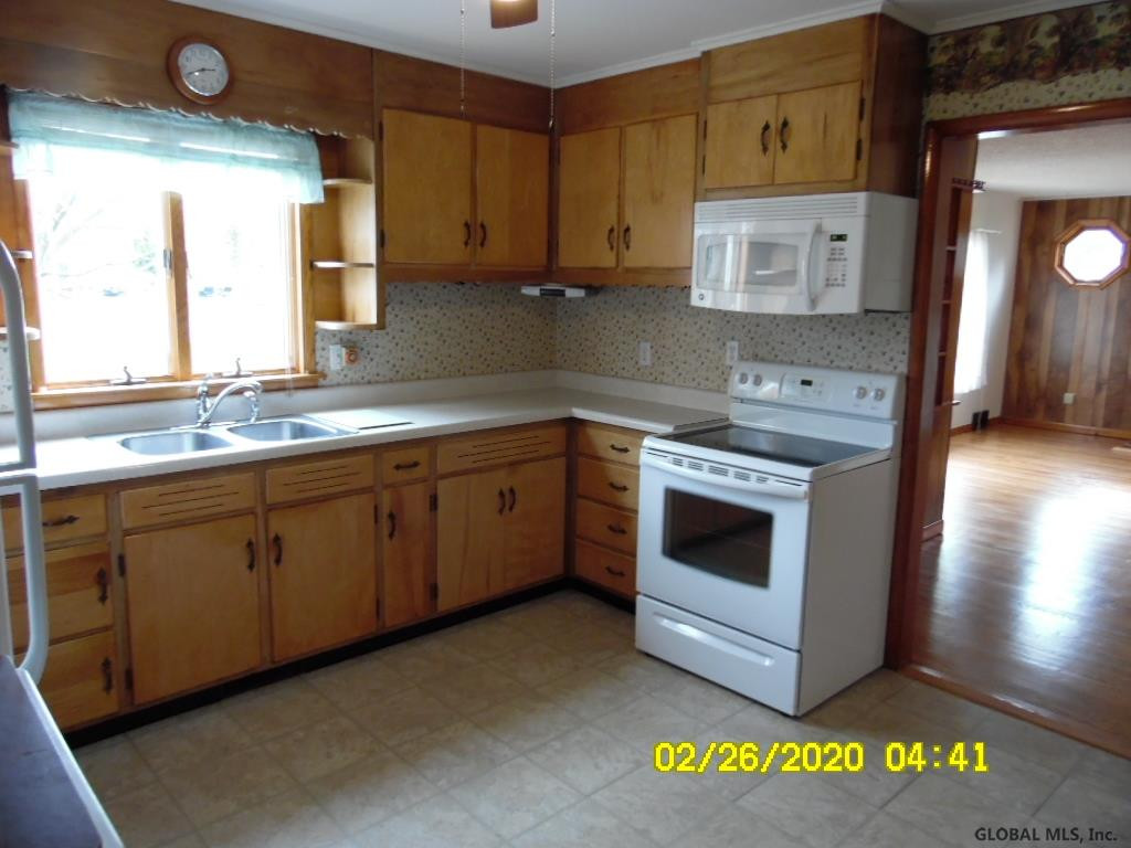 35 Vosburgh Road Halfmoon, NY 12118 - Photo 21 of 24 Photo 21