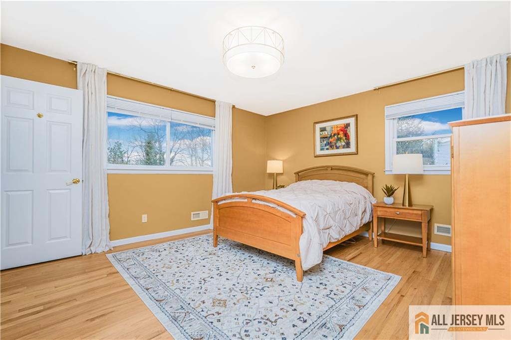 11 Agate Road East Brunswick, NJ 08816 - Photo 25 of 49