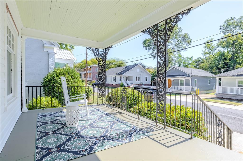 601 West 10th Street Rome, GA 30165 - Photo 24 of 25 a front view of a house with garden