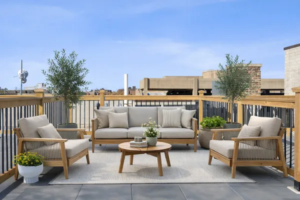 $425,000 | 1355 North Western Avenue, Unit 3D, Chicago, IL 60622