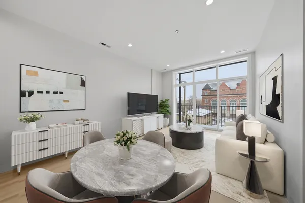 $425,000 | 1355 North Western Avenue, Unit 3D, Chicago, IL 60622