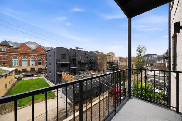 $425,000 | 1355 North Western Avenue, Unit 3D, Chicago, IL 60622