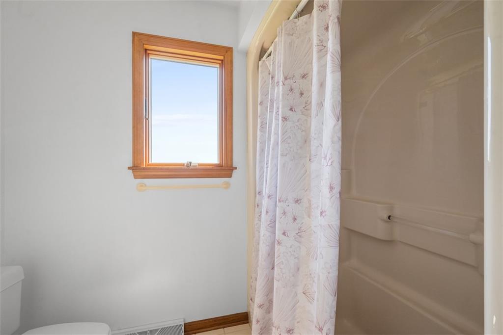 2812 Ridge Rd Extension Baden, PA 15005 - Photo 25 of 44 a bathroom with a bathtub