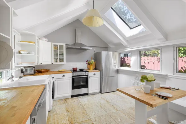 $7,250 | 95 East Broadway, Roslyn, NY 11576