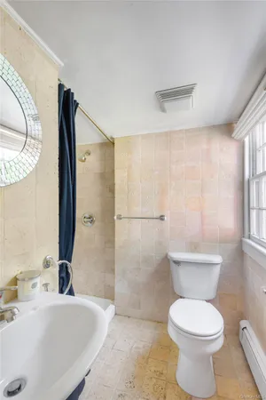 $7,250 | 95 East Broadway, Roslyn, NY 11576