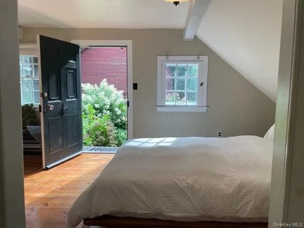 $7,250 | 95 East Broadway, Roslyn, NY 11576