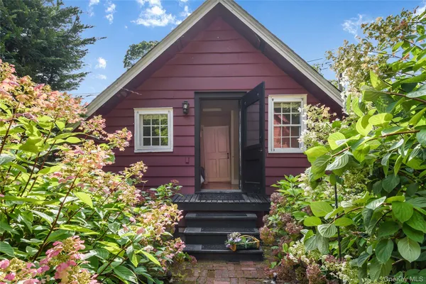 $7,250 | 95 East Broadway, Roslyn, NY 11576