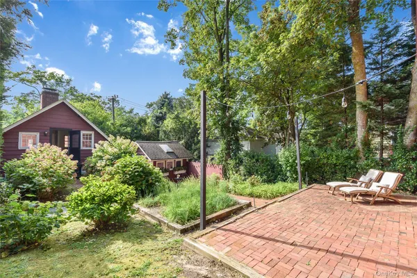 $7,250 | 95 East Broadway, Roslyn, NY 11576