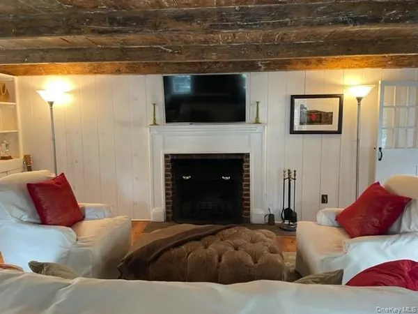 $7,250 | 95 East Broadway, Roslyn, NY 11576