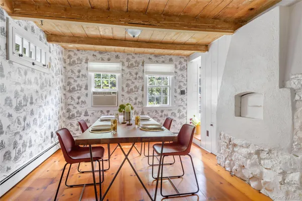 $7,250 | 95 East Broadway, Roslyn, NY 11576