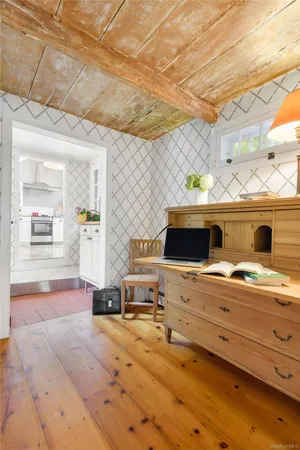 $7,250 | 95 East Broadway, Roslyn, NY 11576