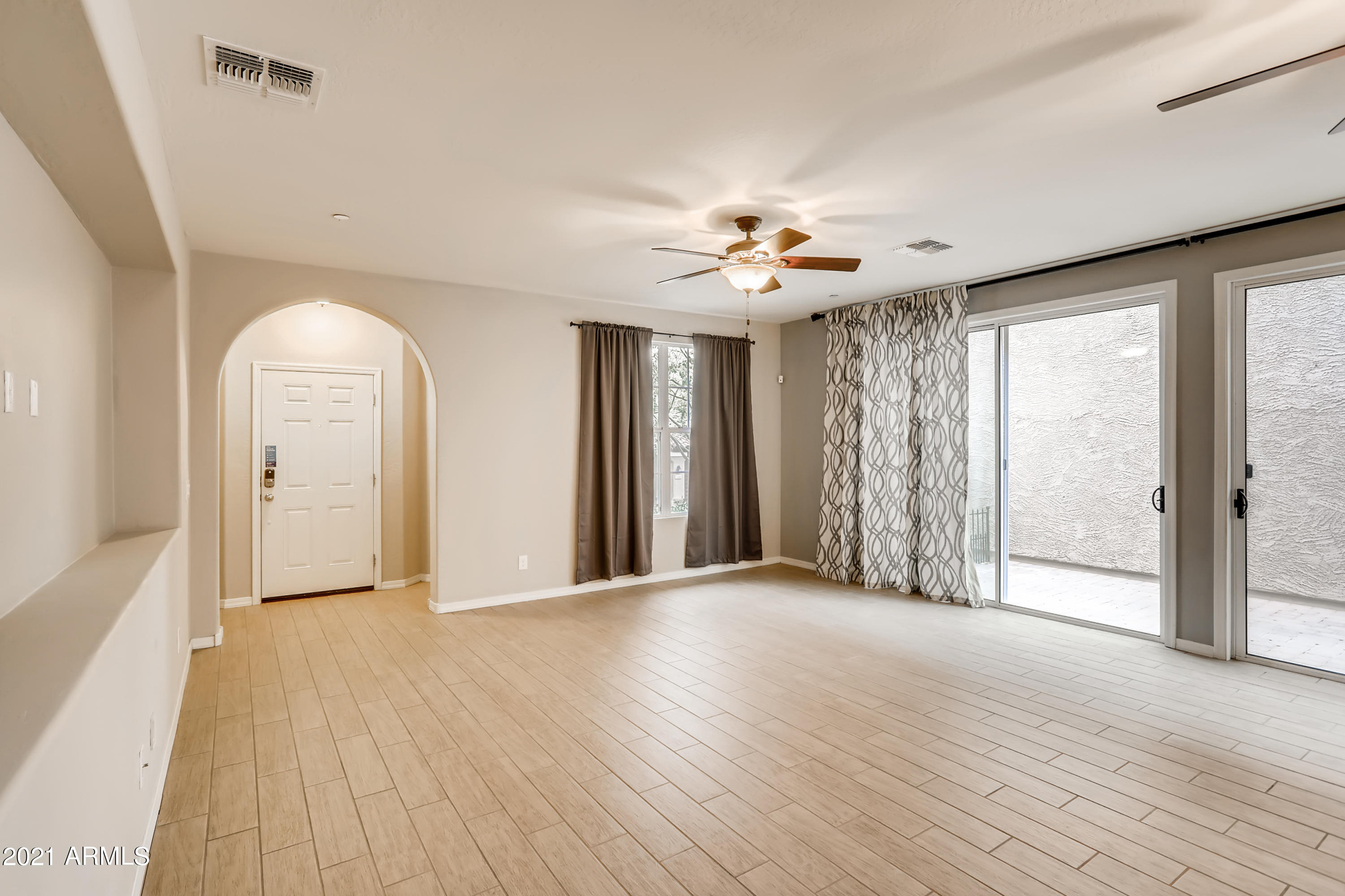 12509 West Via Dona Road Peoria, AZ 85383 - Photo 13 of 25 16 Family Room