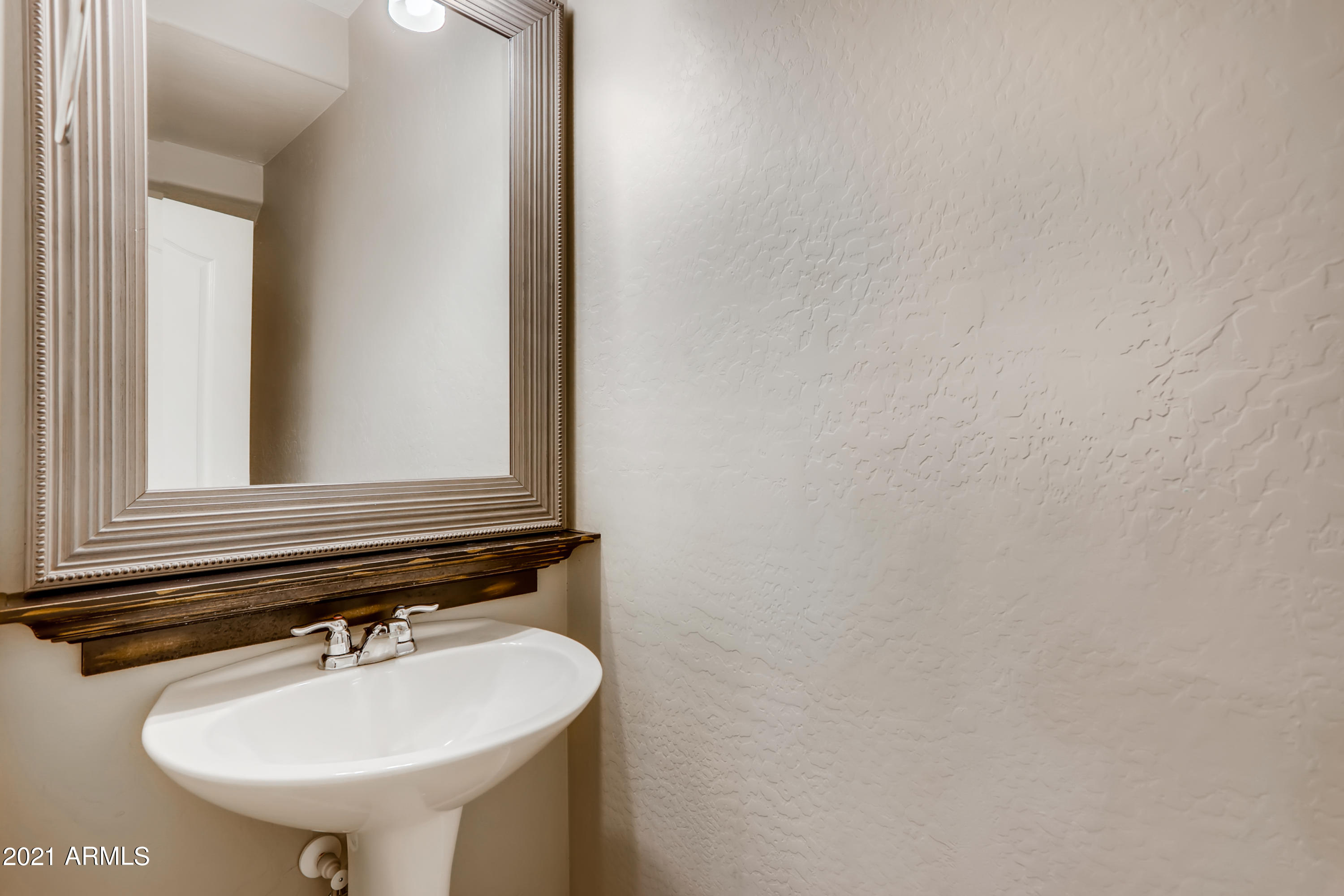 12509 West Via Dona Road Peoria, AZ 85383 - Photo 14 of 25 17 Powder Room