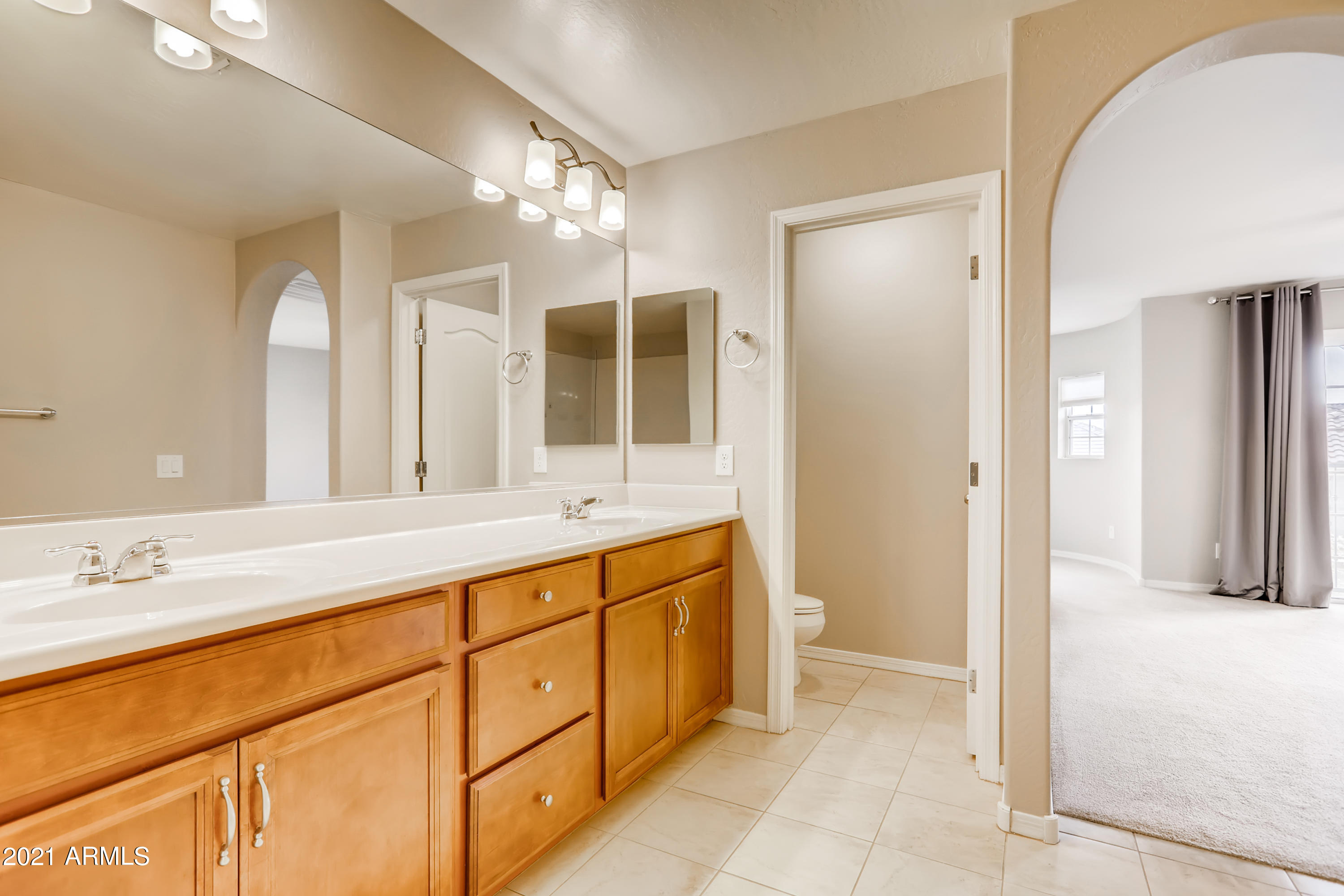 12509 West Via Dona Road Peoria, AZ 85383 - Photo 21 of 25 24 2nd Floor Primary Bathroom