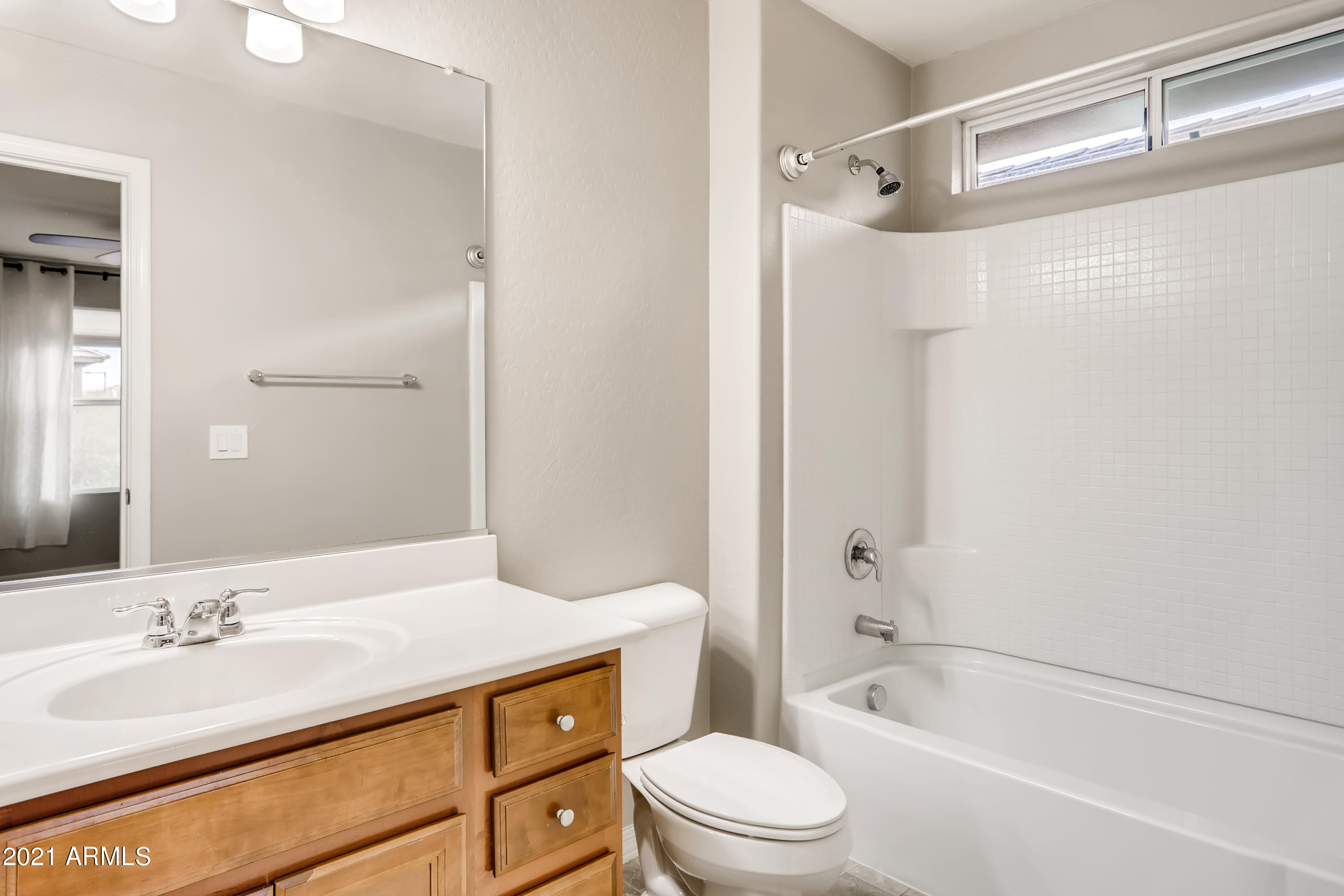 12509 West Via Dona Road Peoria, AZ 85383 - Photo 25 of 25 29 2nd Floor Bathroom