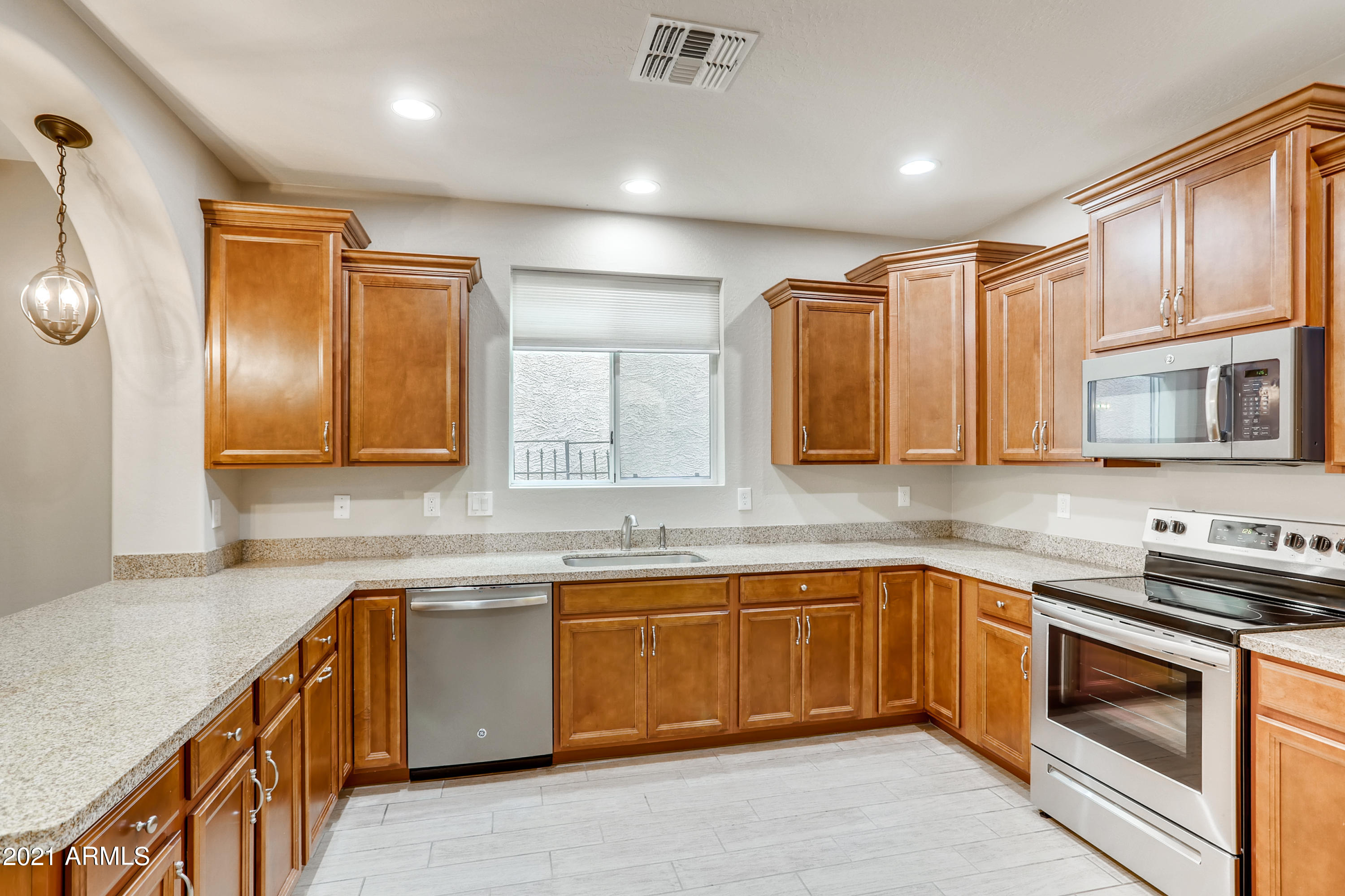 12509 West Via Dona Road Peoria, AZ 85383 - Photo 7 of 25 09 Kitchen