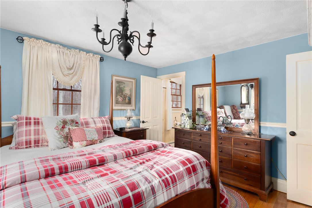 8 Catherine Road Smithfield, RI 02917 - Photo 13 of 43