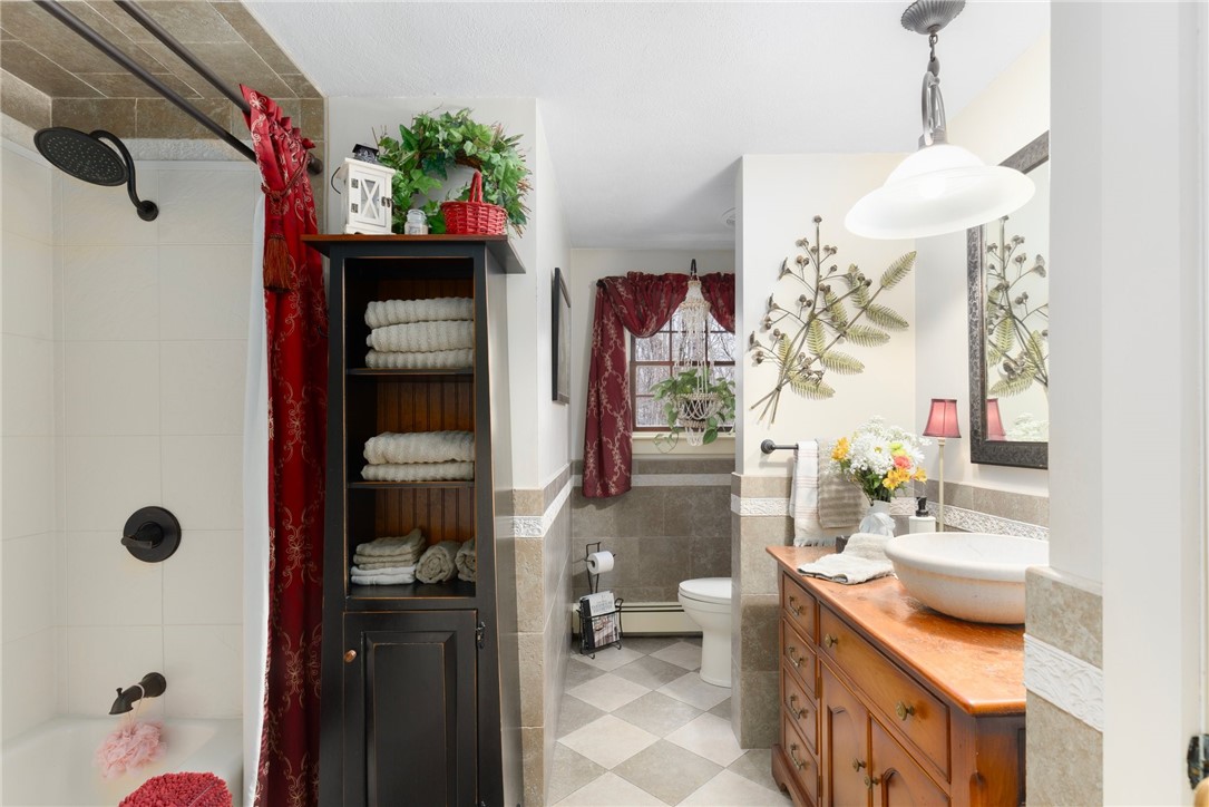 8 Catherine Road Smithfield, RI 02917 - Photo 15 of 43 Full bath with tub/shower