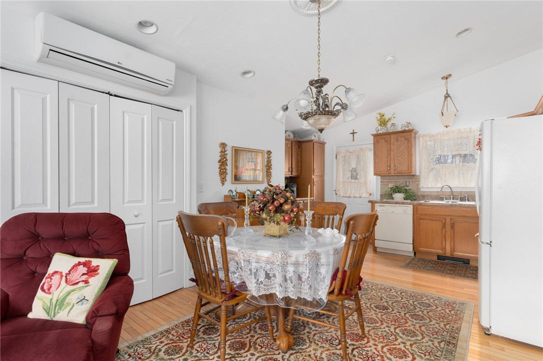 8 Catherine Road Smithfield, RI 02917 - Photo 22 of 43