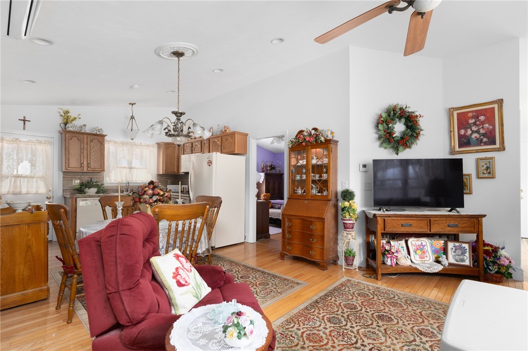 8 Catherine Road Smithfield, RI 02917 - Photo 24 of 43