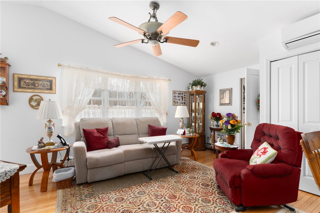 8 Catherine Road Smithfield, RI 02917 - Photo 25 of 43