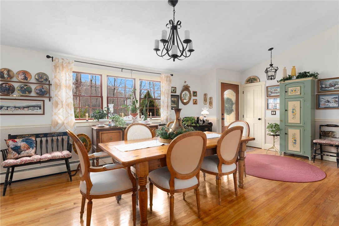8 Catherine Road Smithfield, RI 02917 - Photo 4 of 43