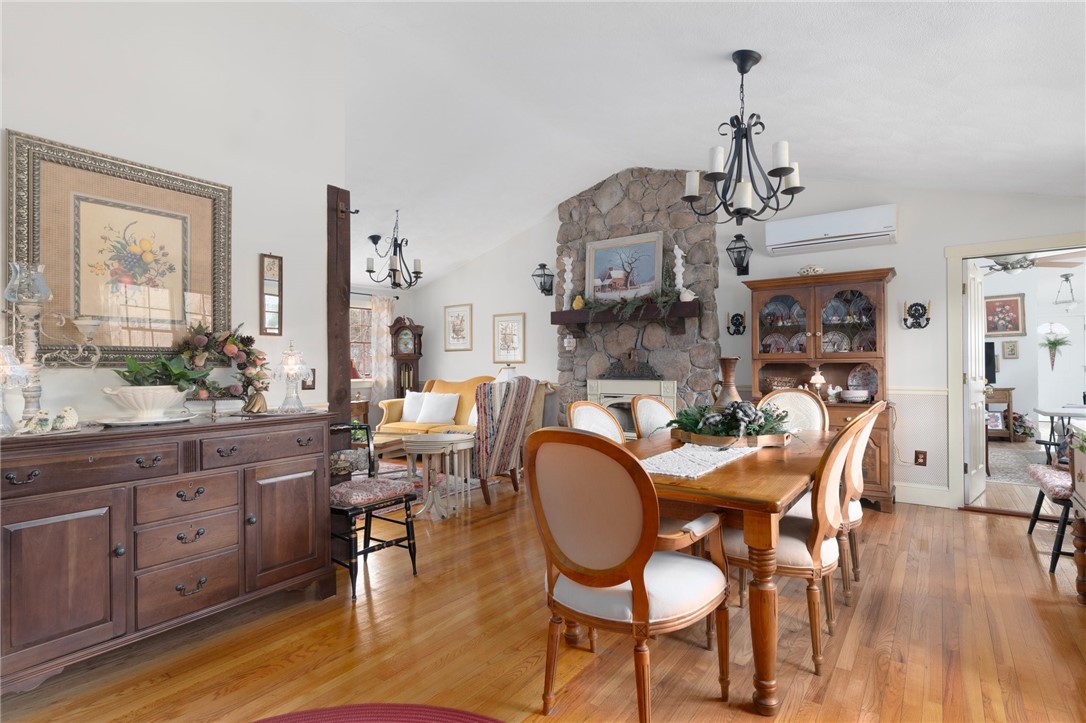 8 Catherine Road Smithfield, RI 02917 - Photo 5 of 43