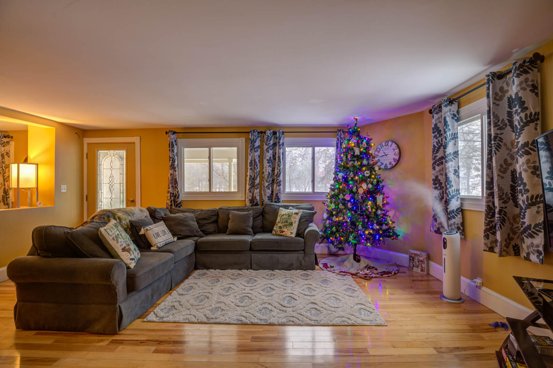 10 Meadow Road Raymond, ME 04071 - Photo 9 of 42 pic-4