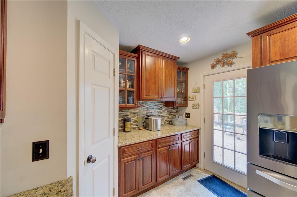 12108 Oak Ridge Road Independence, MO 64052 - Photo 11 of 51