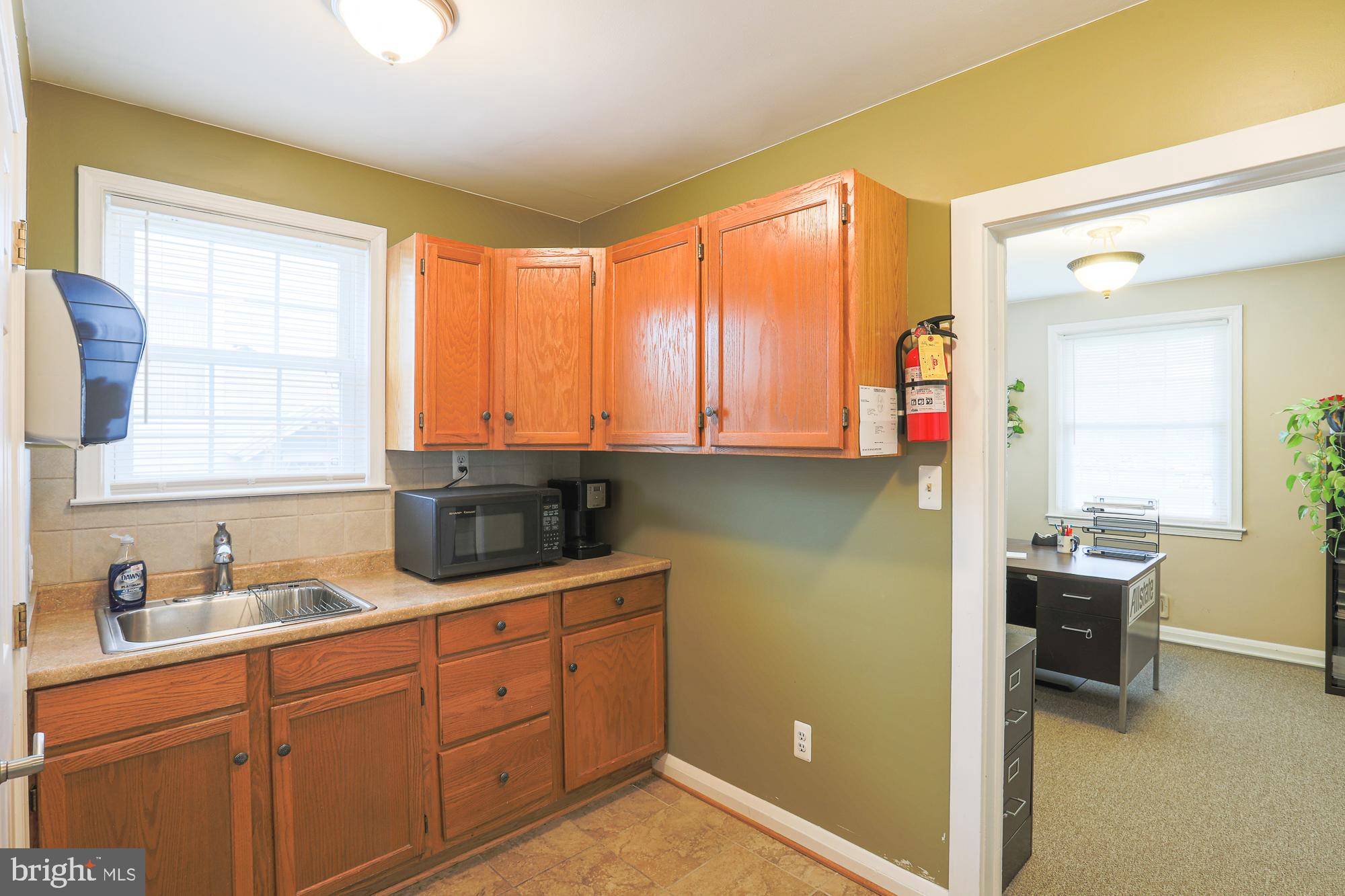 8811 Harford Road Baltimore, MD 21234 - Photo 11 of 29 Kitchen-Main