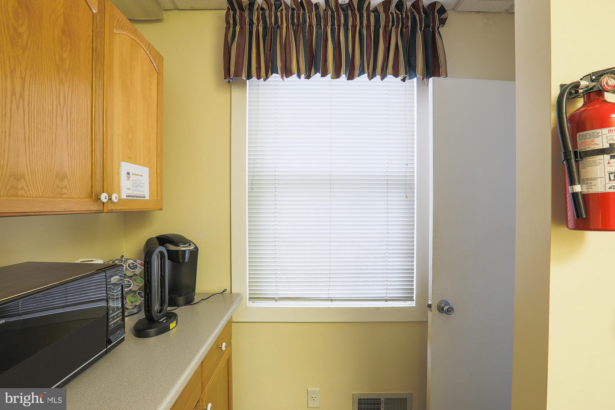 8811 Harford Road Baltimore, MD 21234 - Photo 12 of 29 Kitchen-Main