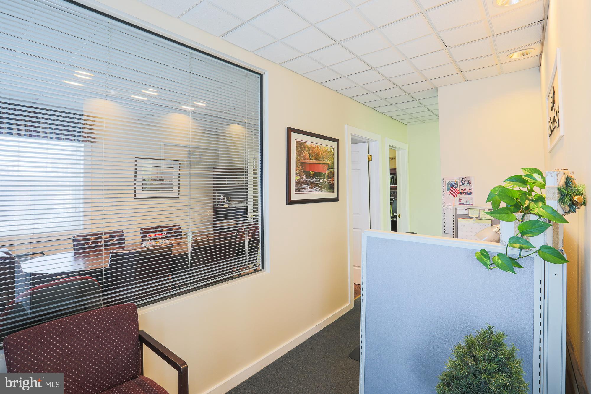 8811 Harford Road Baltimore, MD 21234 - Photo 3 of 29 Entrance