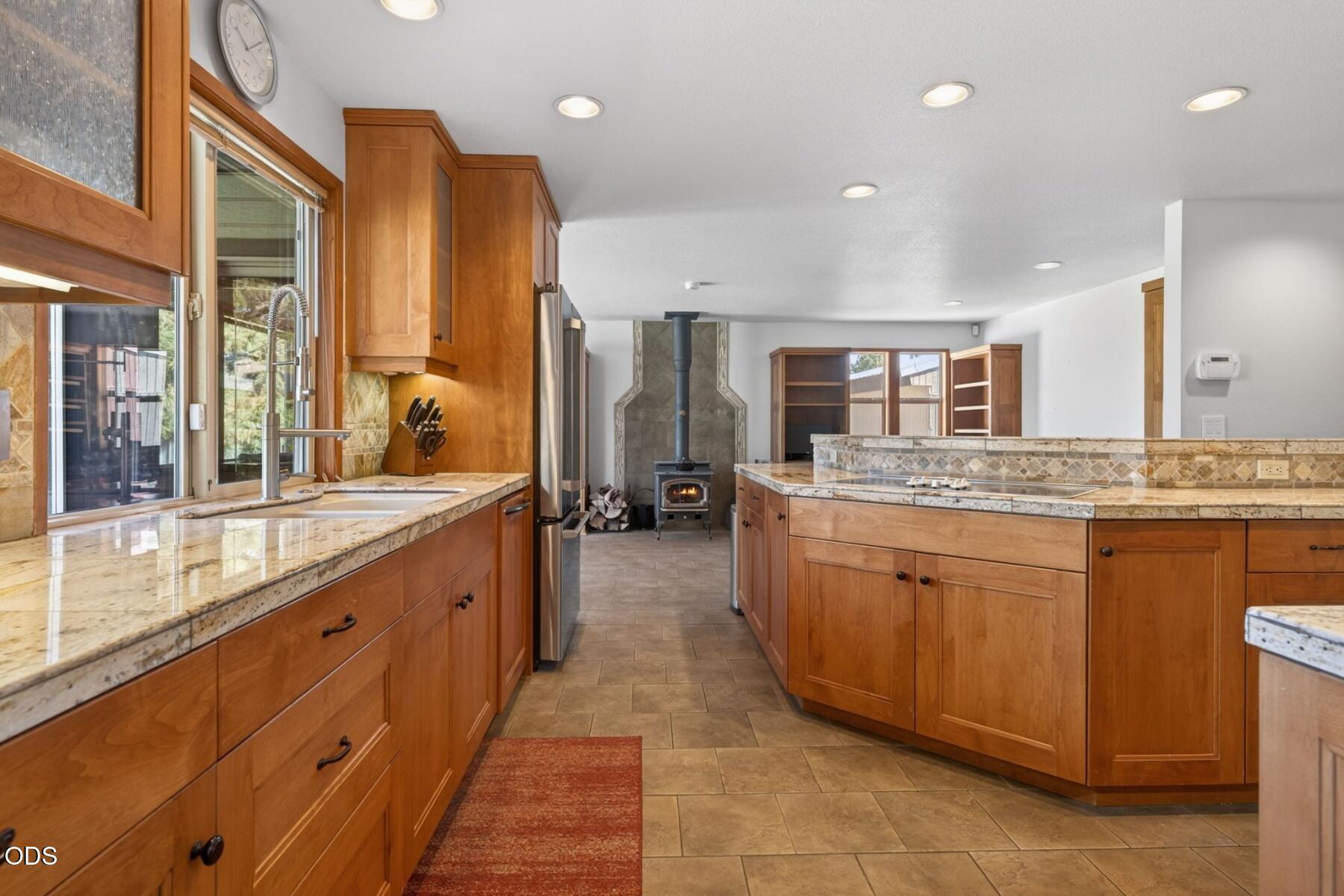 60376 Arnold Market Road Bend, OR 97702 - Photo 16 of 47