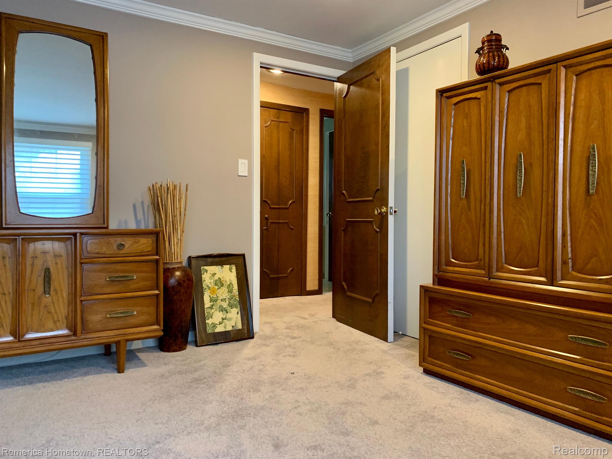 33929 Old Timber Road Farmington, MI 48331 - Photo 21 of 34 Walk-in closet and primary bath ensuite w/shower.