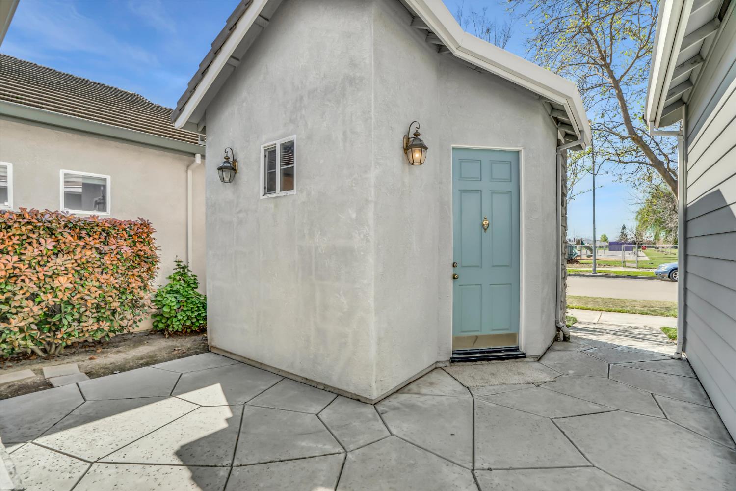 1678 Calhoun Avenue Ripon, CA 95366 - Photo 25 of 31 a view of a house with a outdoor space