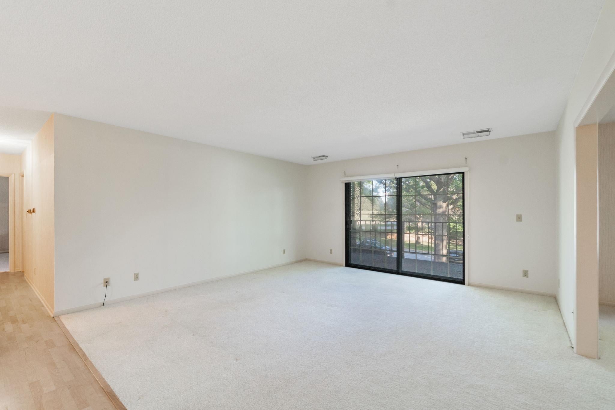 1925 Westchester Road, Unit 202 Waterloo, IA 50701 - Photo 9 of 25 Gallery Image 9