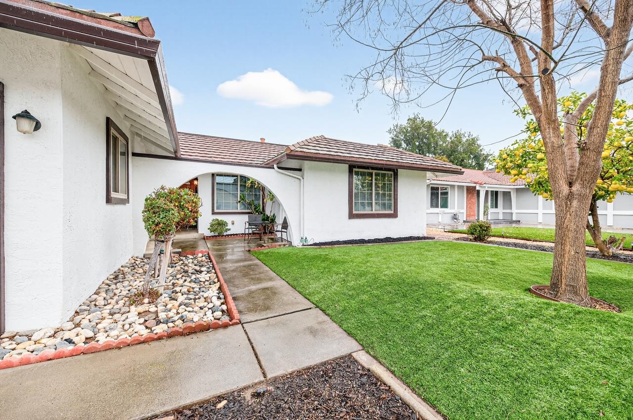 1059 Lakehurst Road Livermore, CA 94551 - Photo 3 of 43