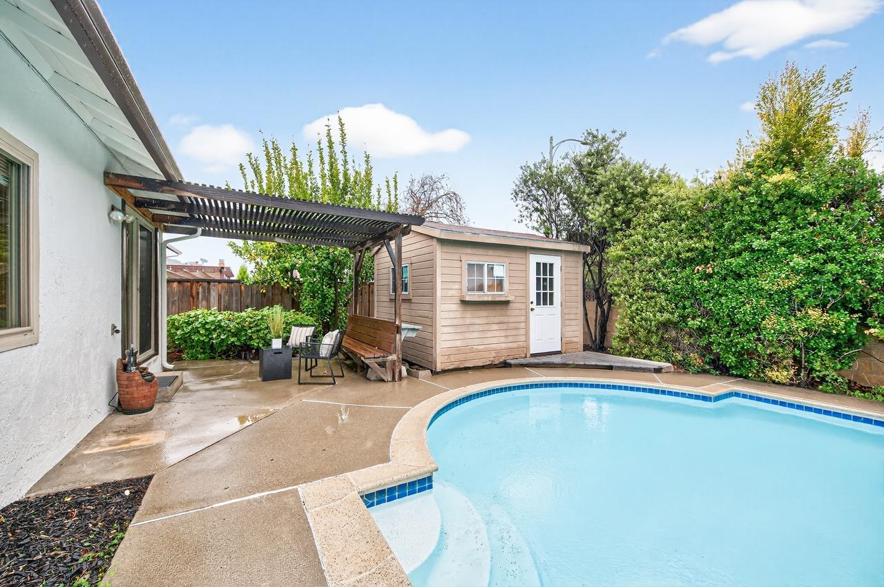 1059 Lakehurst Road Livermore, CA 94551 - Photo 37 of 43