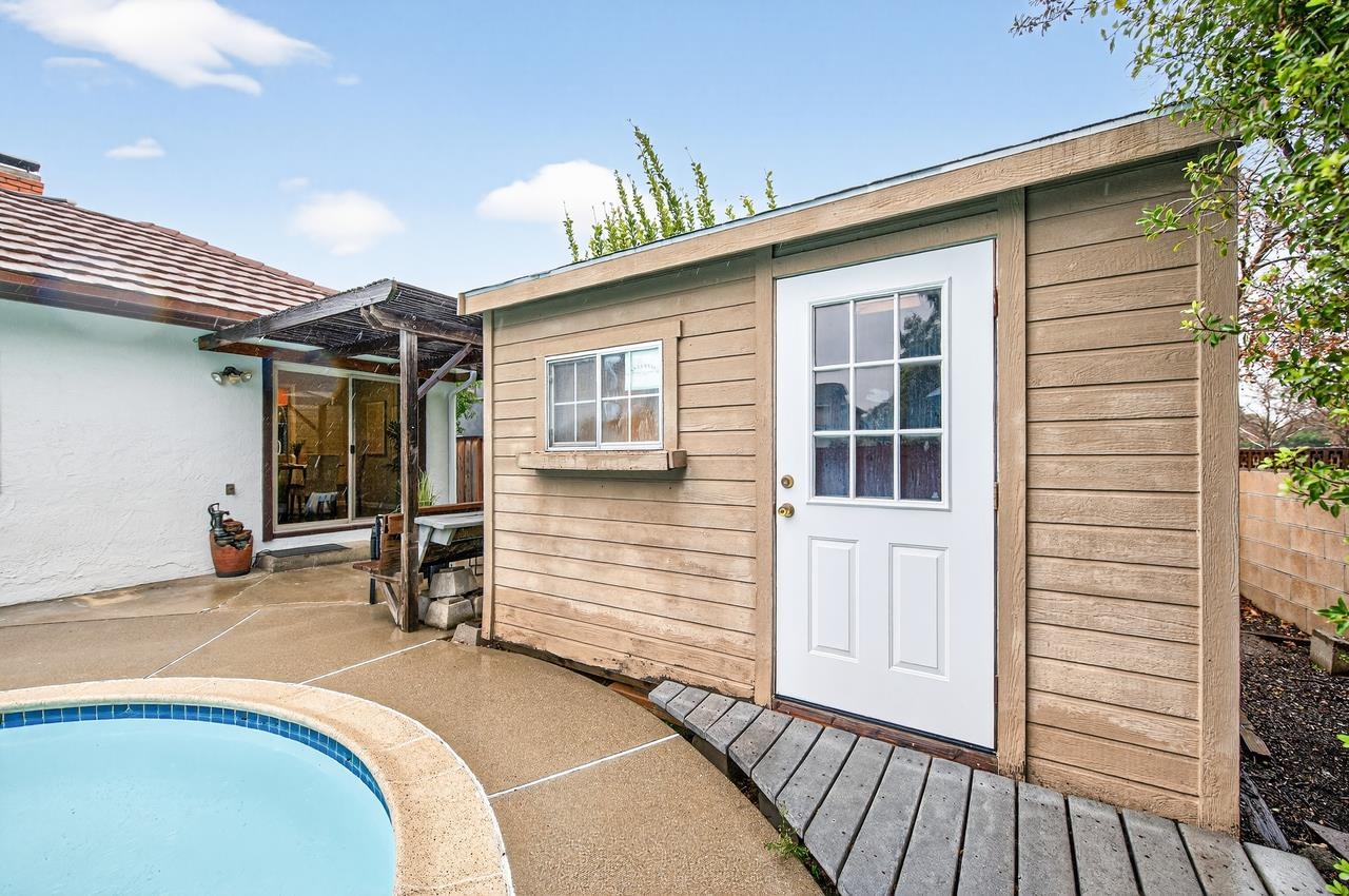 1059 Lakehurst Road Livermore, CA 94551 - Photo 38 of 43