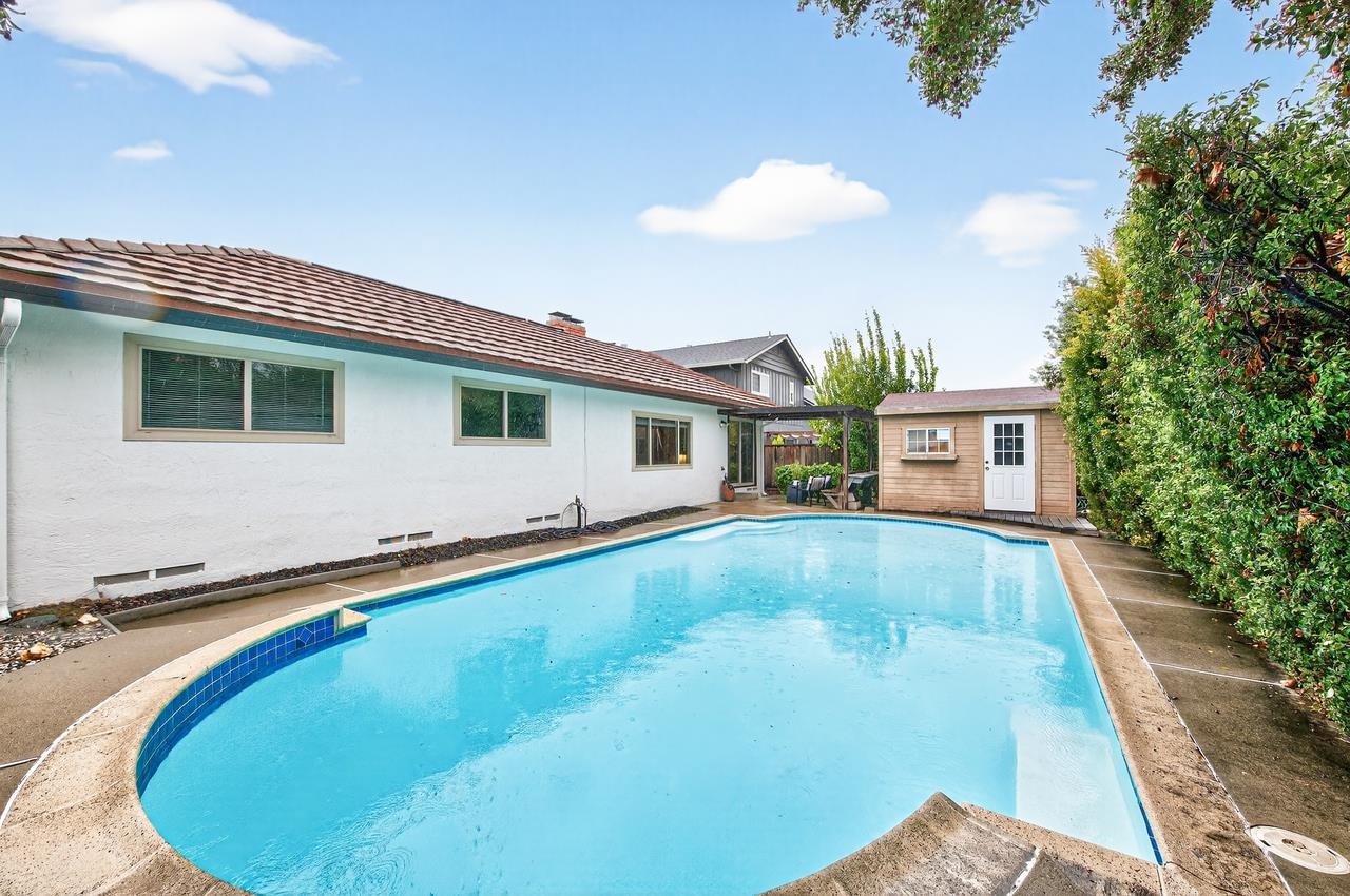 1059 Lakehurst Road Livermore, CA 94551 - Photo 39 of 43