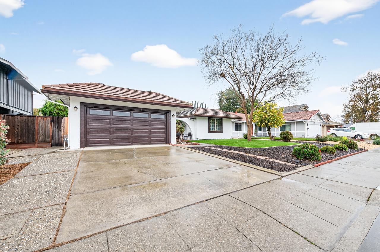 1059 Lakehurst Road Livermore, CA 94551 - Photo 4 of 43