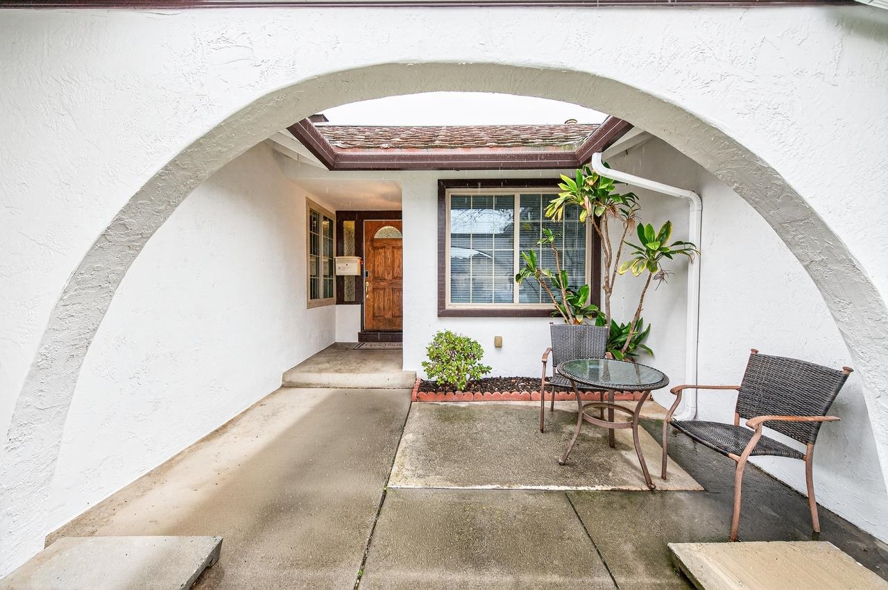 1059 Lakehurst Road Livermore, CA 94551 - Photo 5 of 43